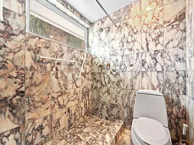 4620 NE 25th Ave — Photo 3