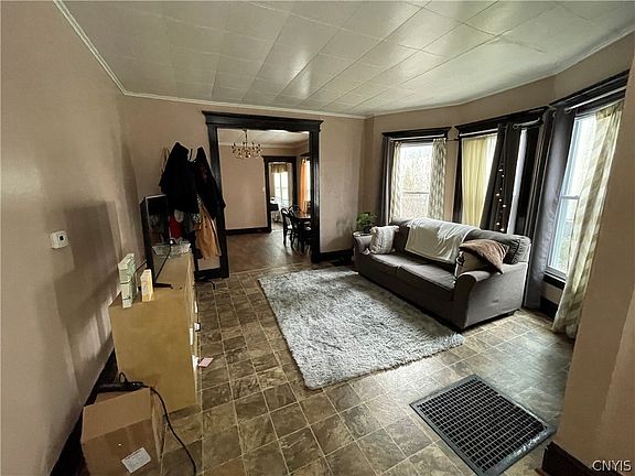 4th image of 420 Douglas St #22