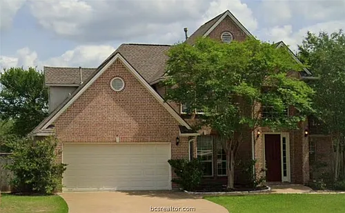 3920 Park Hurst Photo 1
