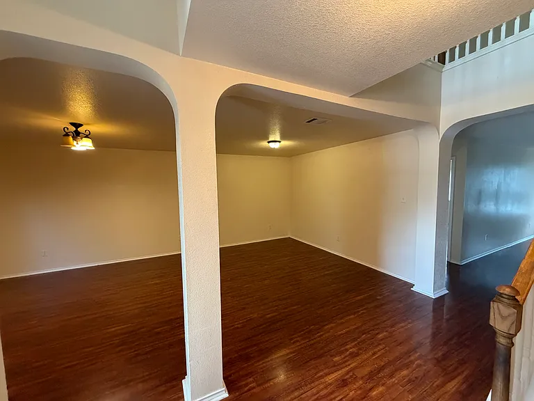 212 Lottie Ln — Photo 4