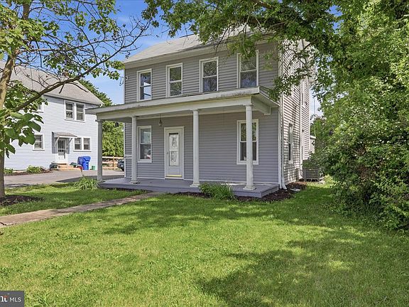 3rd image of 247 W Main St