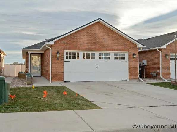 423 Appletree Ln, Cheyenne, WY 82009