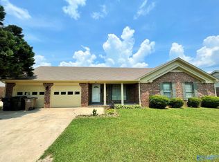 2108 Lancelot Dr SW, Decatur, AL 35603