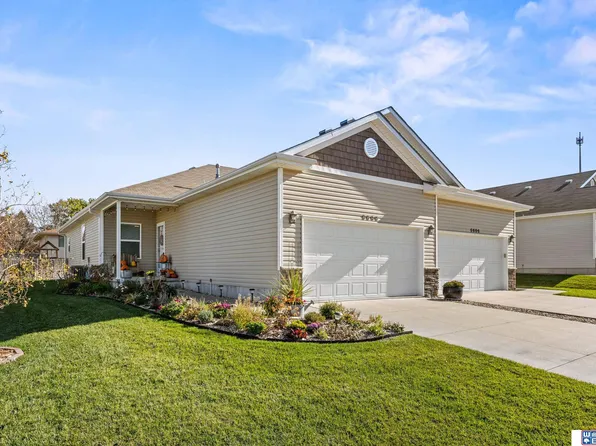 5600 Barrington Cir, Lincoln, NE 68516