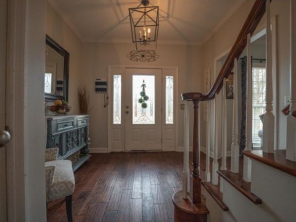 3rd image of 102 Dovewood Pl