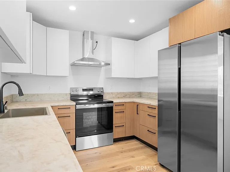 11047 Yarmouth Ave — Photo 11