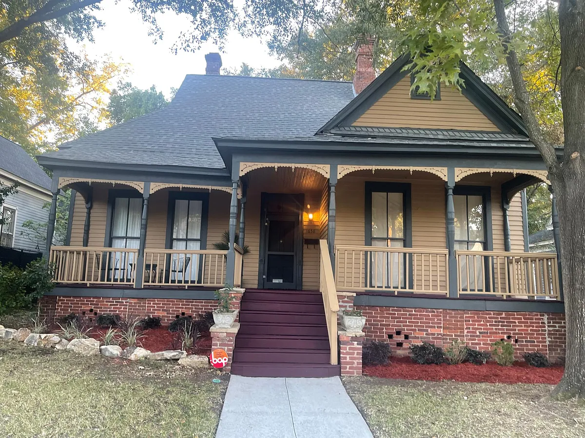 Building Photo - 1658 Lawton Ave