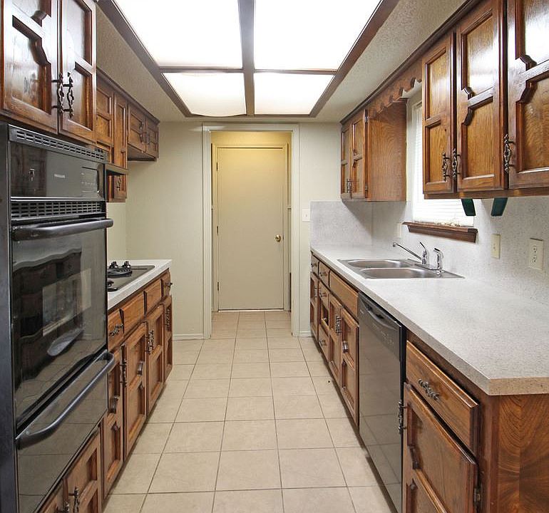 1st image of 3341 S 136th Ave E