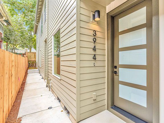 5th image of 3944 SE Ivon St