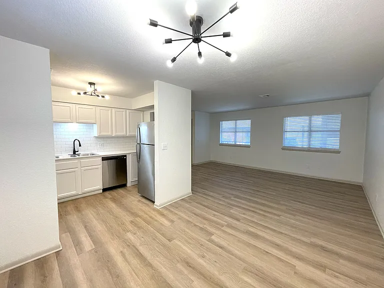 Isabella at Norman Apartments — Photo 14