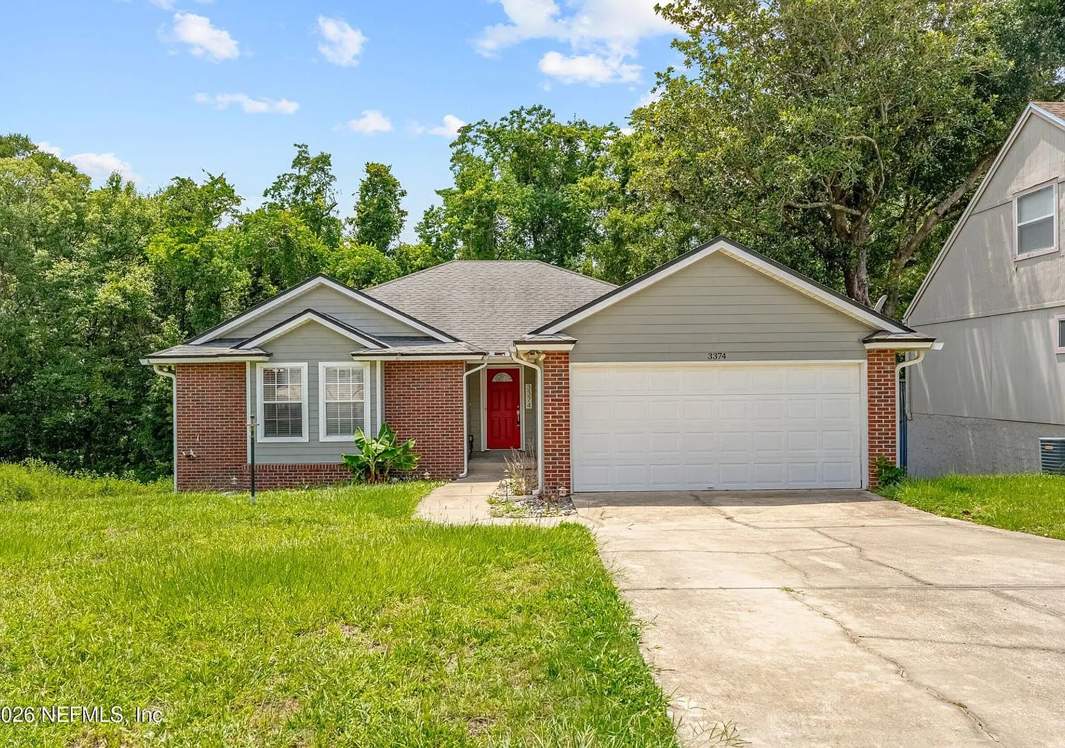 4 bedroom/ 2 bathroom home in Fort Caroline! — Photo 1