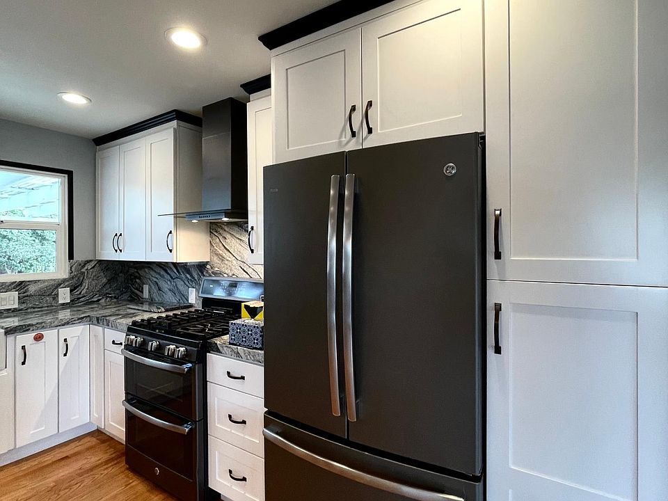 1st image of 800 Mansfield Dr