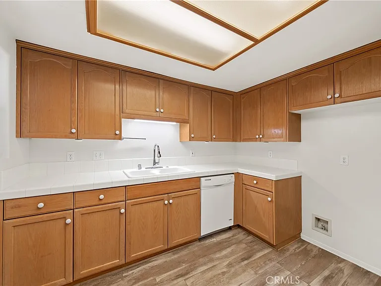 2971 Peach Tree St — Photo 12