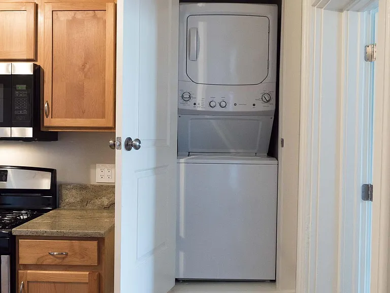 1502 Chase Ave — Photo 3