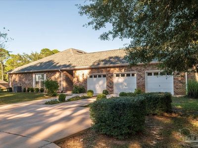 2500 Crescent Pl, Navarre, FL, 32566