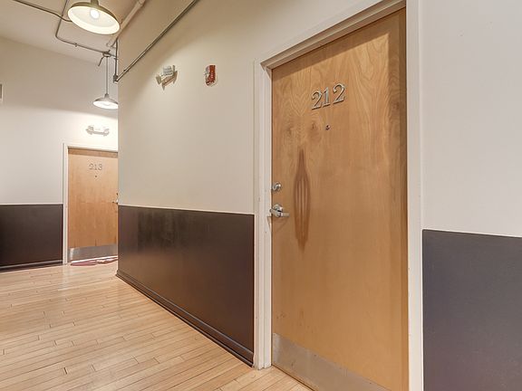 2nd image of 1011 W Marshall St #212