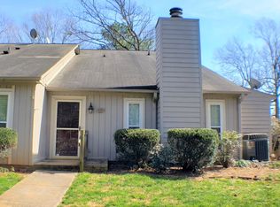 104 Twin Oaks Pl, Cary, NC 27511