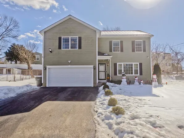 19 Woodrow St, Springfield, MA 01119