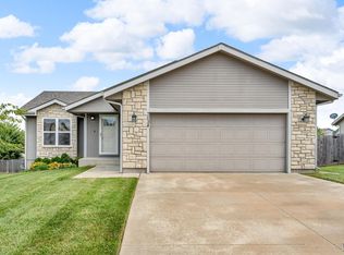 7034 SW 18th St, Topeka, KS 66615