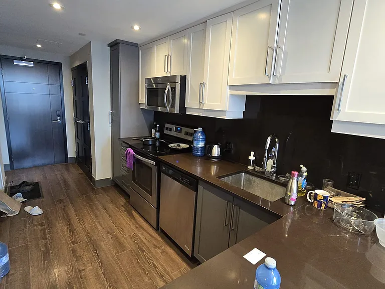 330 Phillip St — Photo 10
