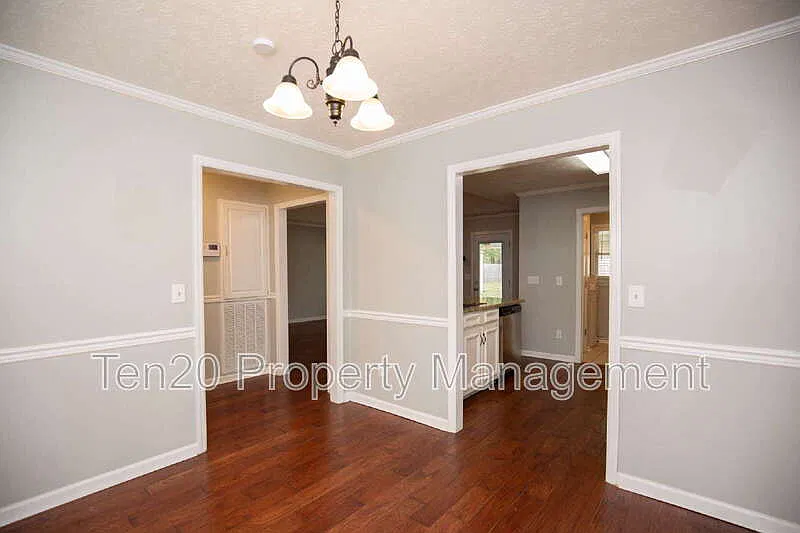 3 bed, 2.0 bath, 1280 sqft, $1,650 — Photo 4