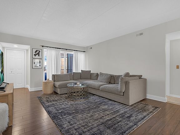 3rd image of 5351 N East River Rd APT 202