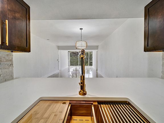 5th image of 6181 Balboa Circle #303