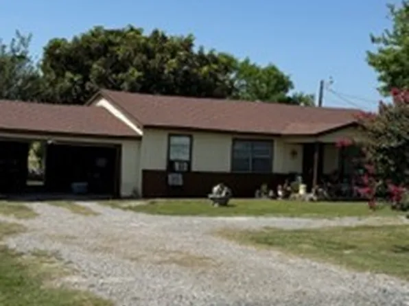 566 Pennell Rd, Sherman, TX 75090