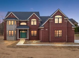 57095 Suncreek Ln, Washington, MI 48094