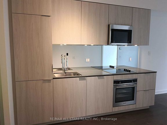 4th image of 609 Avenue Rd #1001