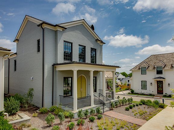 8 Topper Drive from Courtyard