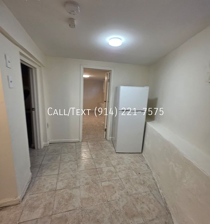 1st image of 104 Oak St #1B