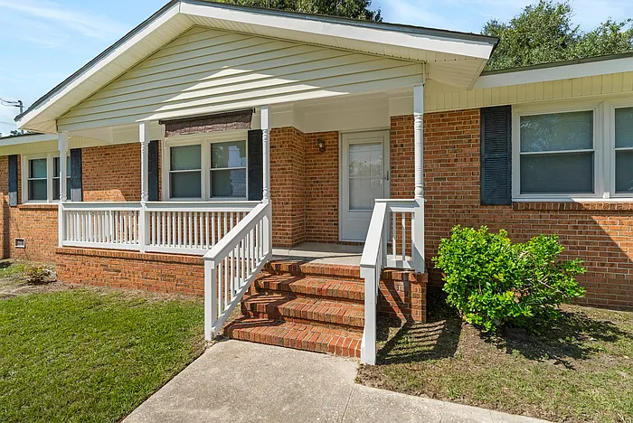 4 bed, 2.0 bath, 1446 sqft, $1,350 — Photo 4