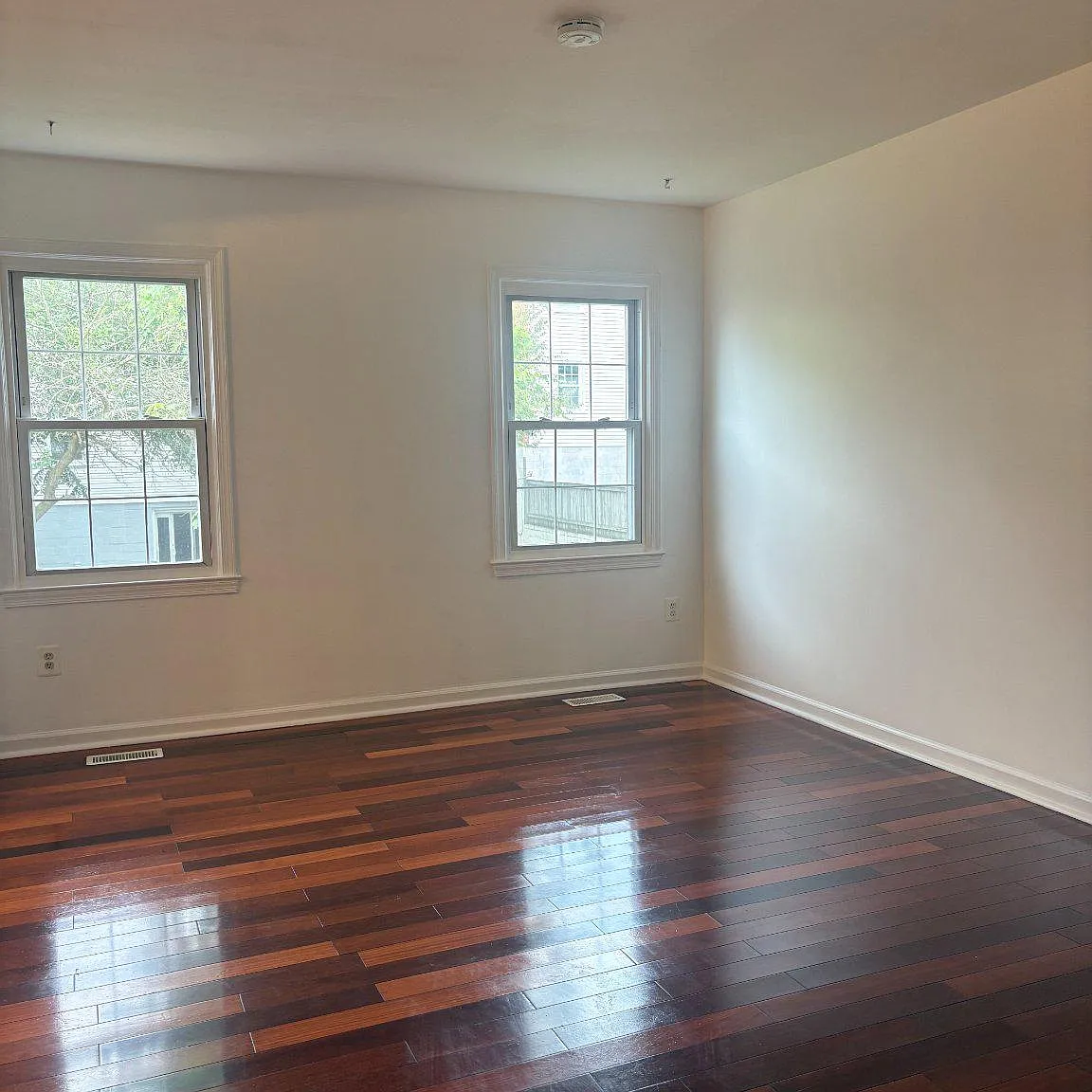 3 bed, 1.5 bath, 1540 sqft, $2,400 — Photo 3