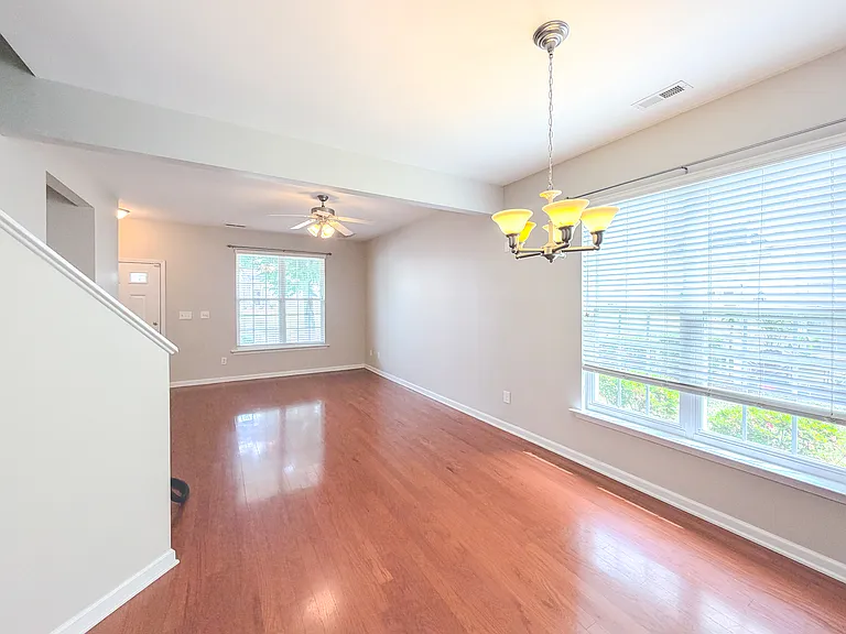 521 Woodson Dr — Photo 8