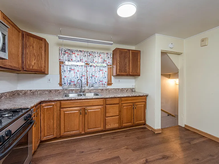 903 S McAlister Ave — Photo 10