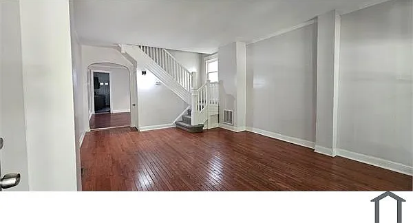 722 E 41st St — Photo 2