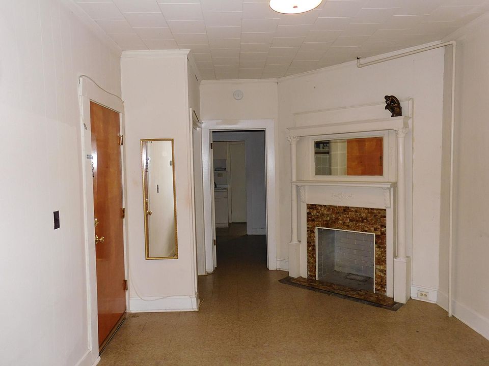 1st image of 189 Green St APT 1