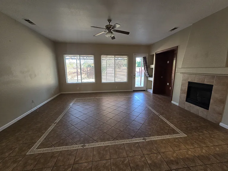 514 Rodeo Grounds Way — Photo 7