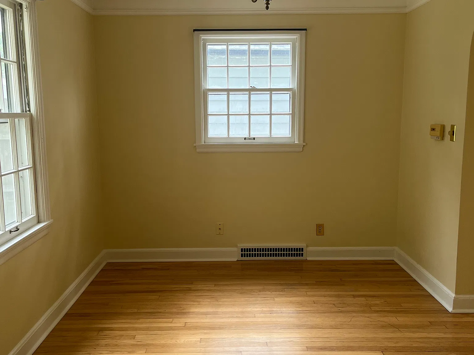 3 bed, 1600 sqft, $1,800 — Photo 2