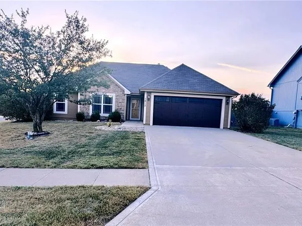 1812 N 156th St, Basehor, KS 66007