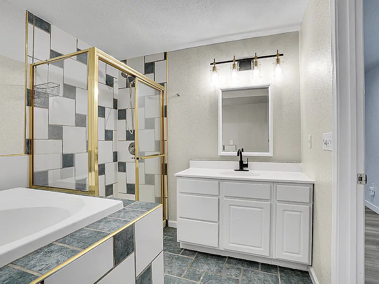 8065 Eagleview Dr — Photo 38