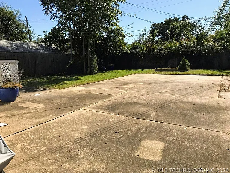 2240 E 12th Pl — Photo 2