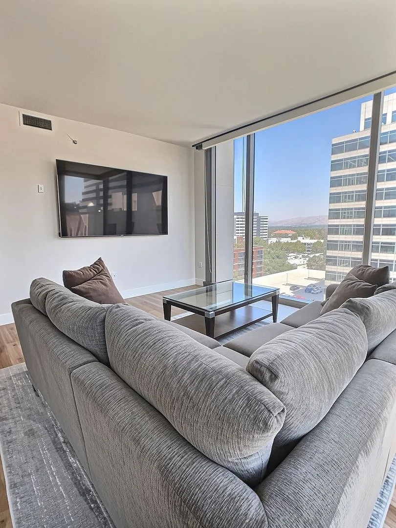 Beautiful and Spacious 2 Bedroom Condo with Spectacular Views at Axis — Photo 2