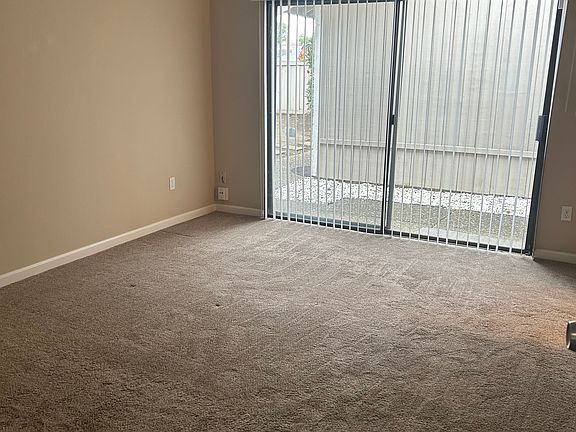3rd image of 2225 Lynbrook Dr