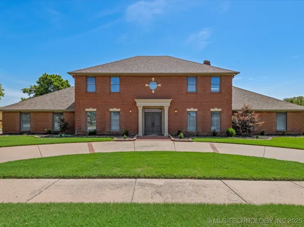 2930 Williamsburg St, Bartlesville, OK 74006