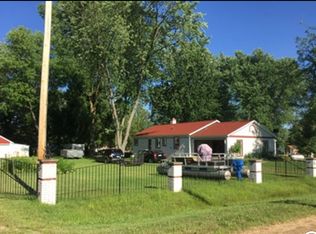 8510 Arthur St, Clare, MI 48617