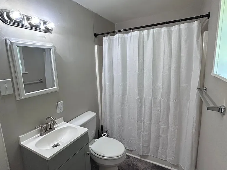 14 Ainsworth Ln — Photo 9