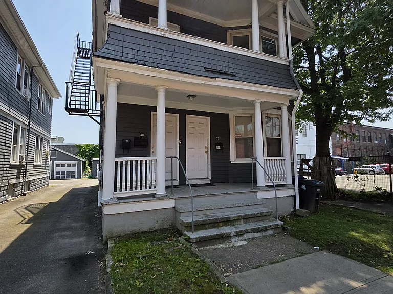 30 Fox St #B — Photo 1