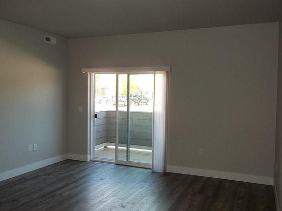 4th image of 343 Buffalo Dr Unit B